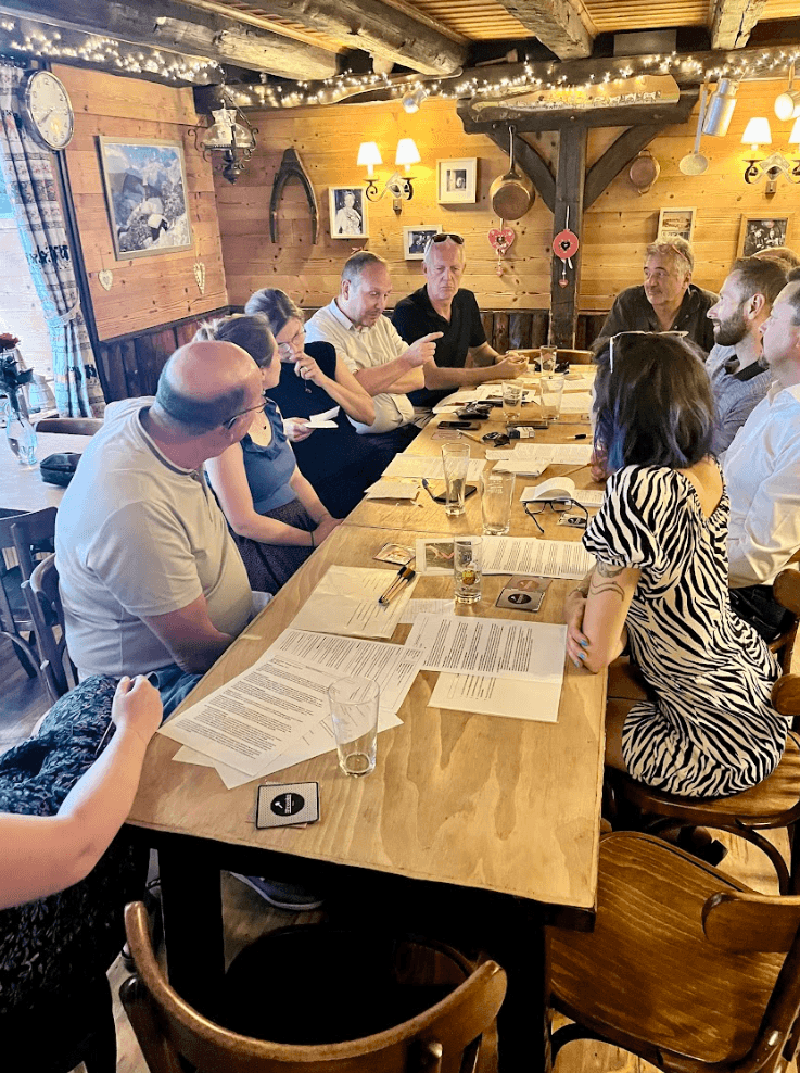 Jurés analysant les preuves du procès